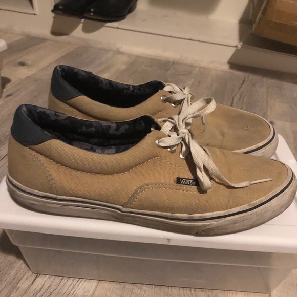 Vans Low Top - Picture 2 of 3